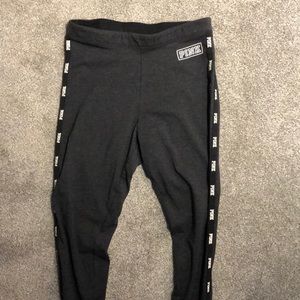 dark grey/black leggings